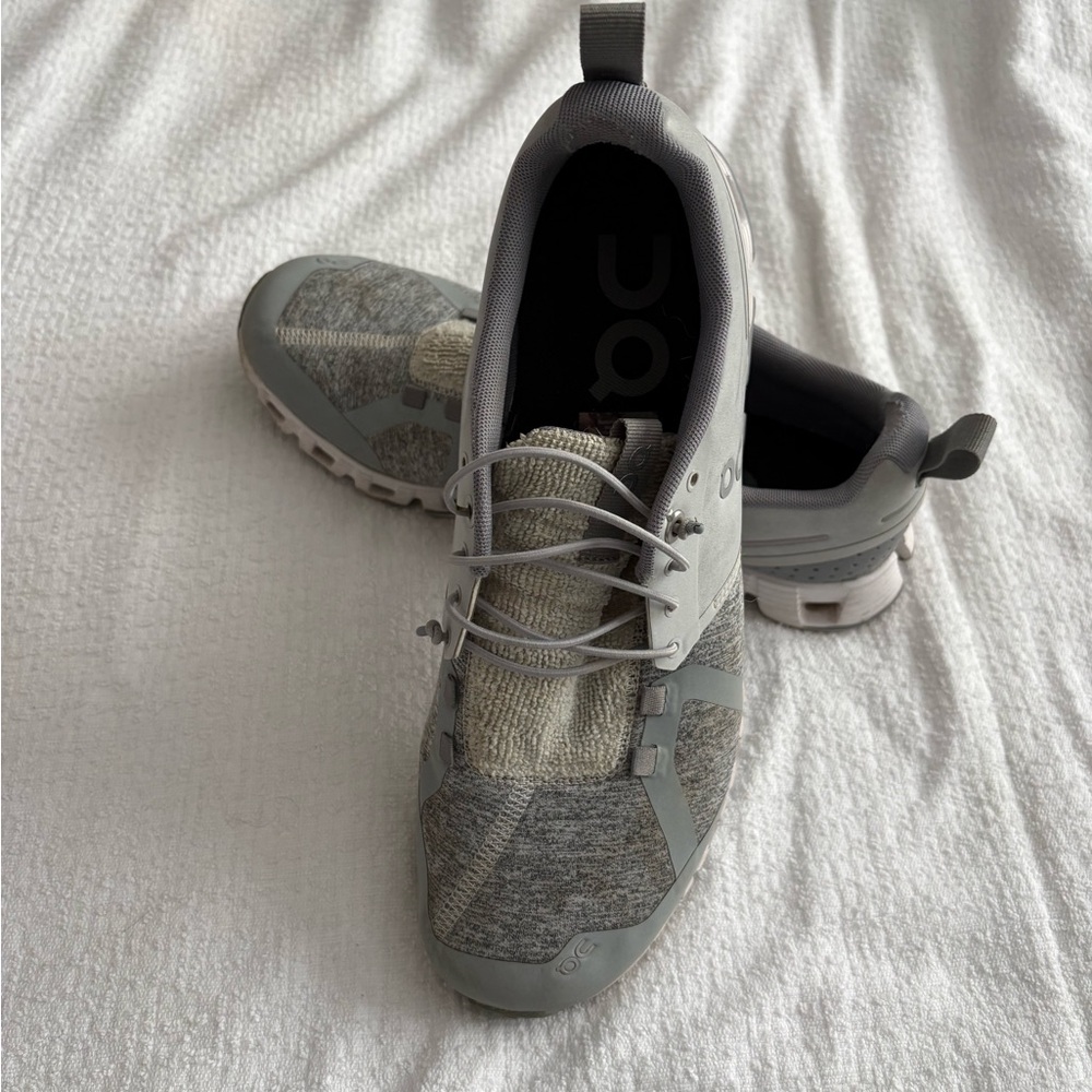On Running womens Gray and White Sneakers - Picture 3 of 5